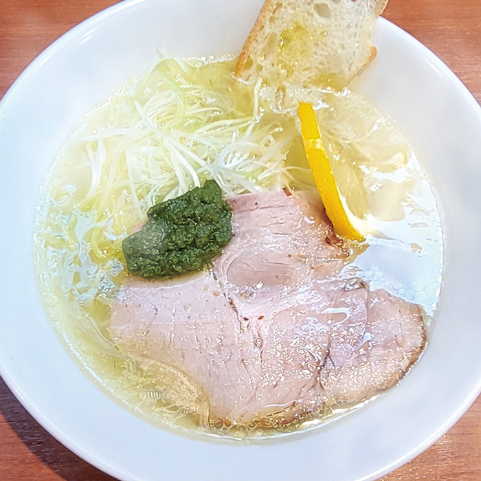 鶏SOBA 自家製ニラペースト添え